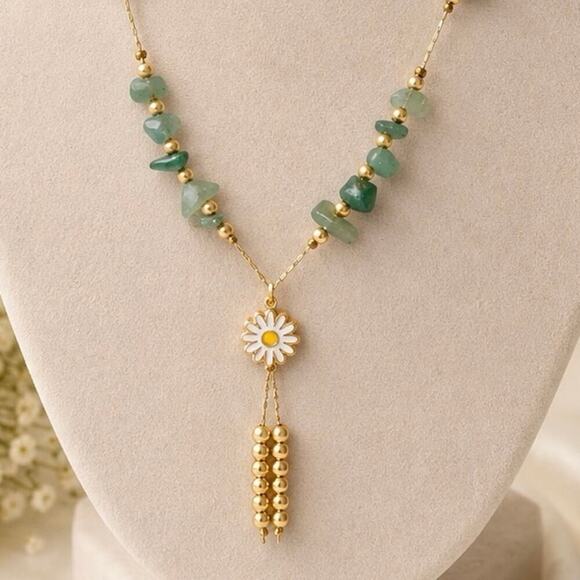 Other Jewelry - Green Stone Daisy Necklace Gold Beaded Floral Pendant Boho Jewelry